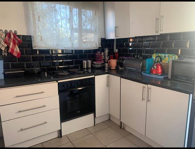 5 BEDROOM HOUSE FOR SALE IN RUSSELS REST